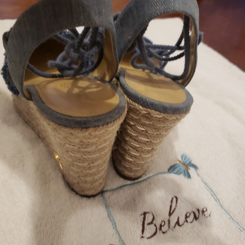 Shoes - Picture 5 of 6
